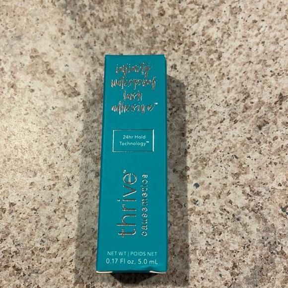 Brand New! Lashes with lash adhesive! - Picture 2 of 5